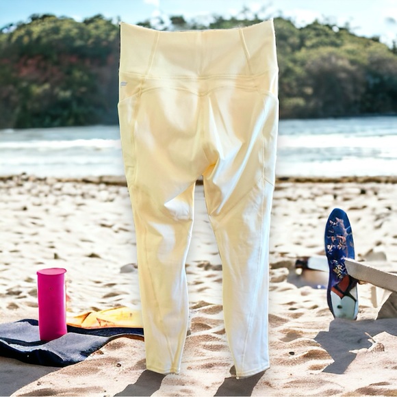 NEW Fabletics Buttermilk Oasis PureLuxe High-Waisted Legging Size Small - Picture 3 of 7